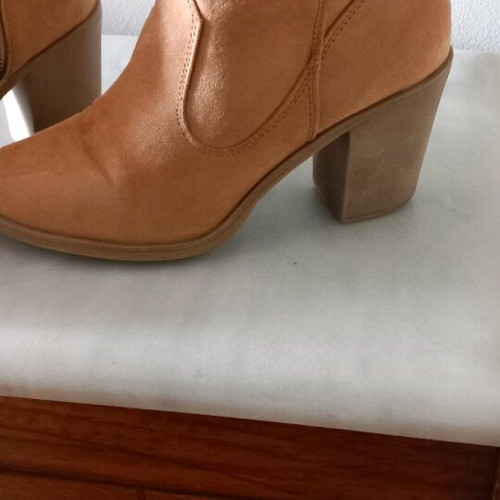 Boots size 40 camel color with high thick stable heel