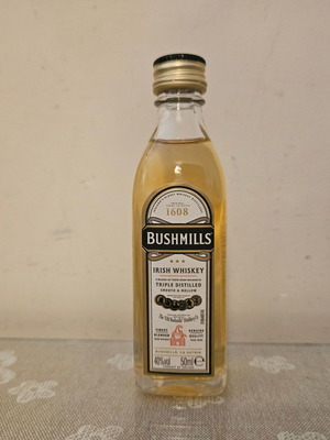 Bushmills Irish Whisky miniature new, glass bottle 50ml