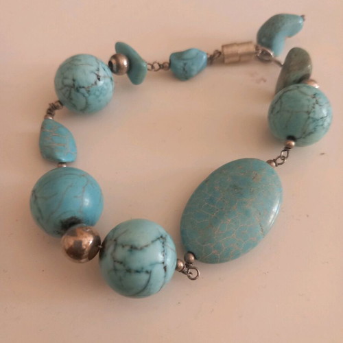 Bracelet with beads and magnetic clasp like new