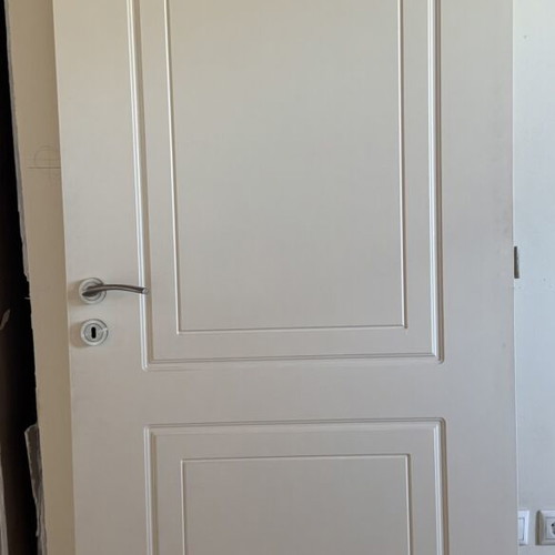 Interior room door satin finish with lock and handle, like new