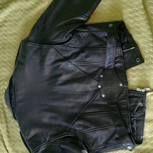 Harley Davidson female leather jacket like new, size M