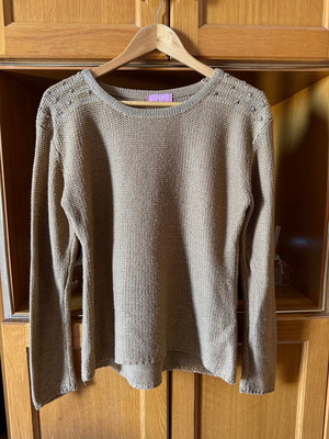 Knitted blouse gold beige with studs on shoulders new