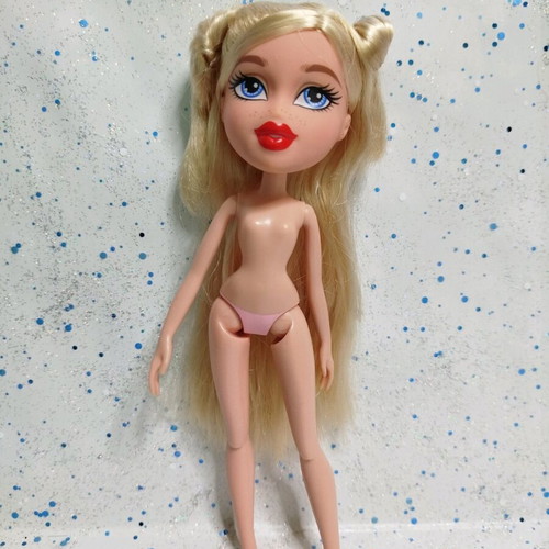 Bratz Study Abroad Cloe 2015 reboot doll used with flaws