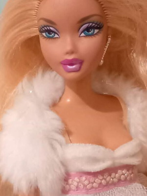 Barbie My Scene "Snow Glam" Kennedy doll used with HTF accessories