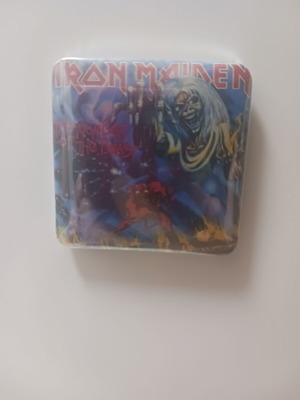Iron Maiden μαγνήτης ψυγείου με το άλμπουμ The Number of the Beast, 5 x 5 εκ.
