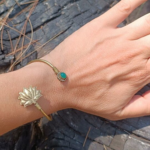 Brass bracelet with aventurine new, adjustable size