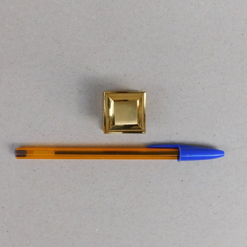 Bronze knobs 3x3 cm, height 2.7 cm