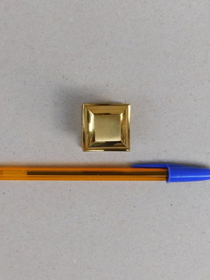Bronze knobs 3x3 cm, height 2.7 cm