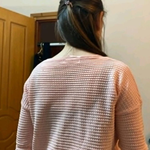 Pink Woman pink lightweight knit top like new, size S
