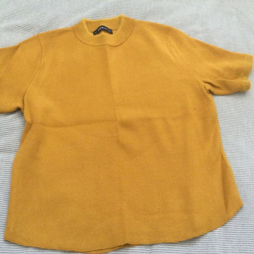 Zara knitted mustard blouse like new, size M