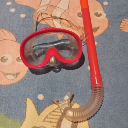 Snorkeling mask with snorkel for girl, pink, like new