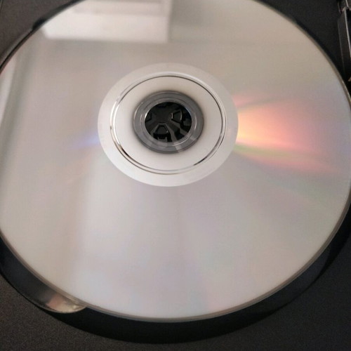 DVD The Man With The Gold Gun like new