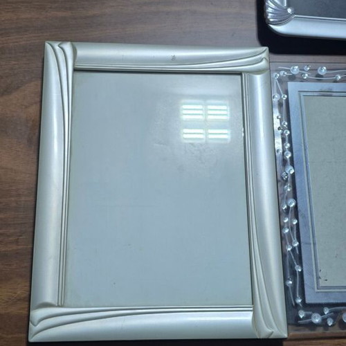 Set of 8 decorative frames like new
