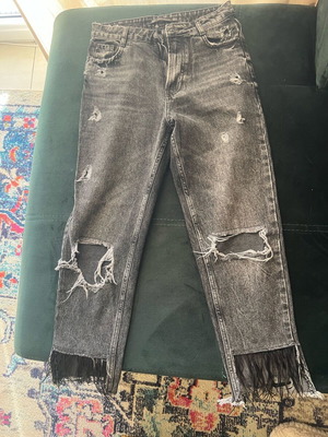Zara jeans used, charcoal/black, size 34 with feathers