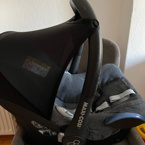 Maxi-Cosi Cabrio Fix car seat like new, rear-facing 0-13 kg