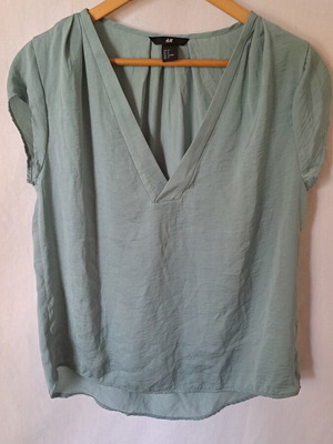 H&M short-sleeve blouse, green turquoise