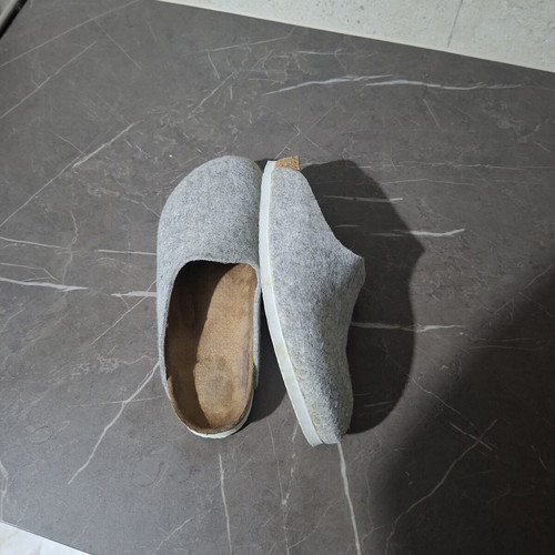 Birkenstock Amsterdam clogs, light gray wool felt, size 37