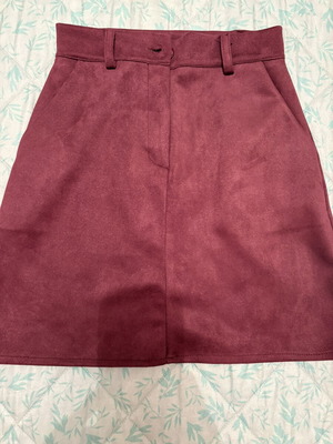 Toi&Moi mini skirt in soft velvet fabric, purple
