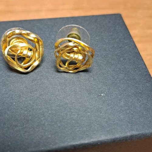 Fo earrings used