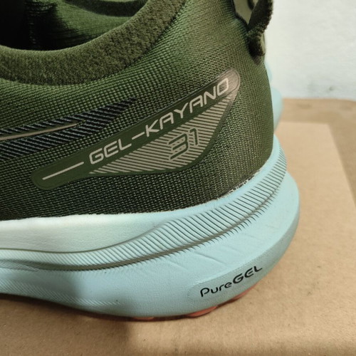 Asics Kayano 31 running shoes, excellent condition, size 44.5, green