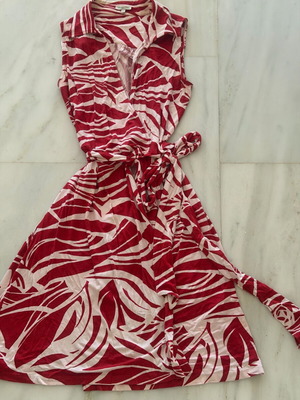 Massimo Dutti dress with red-white print like new, size L