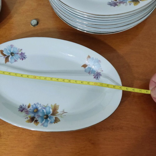 Elke Chalkis collectible plate set 16 pieces like new