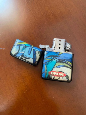 DRUM Tobacco windproof metal lighter with abstract graffiti design