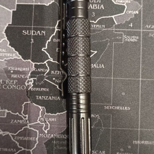 Tactical pen like new, metal, black paint color