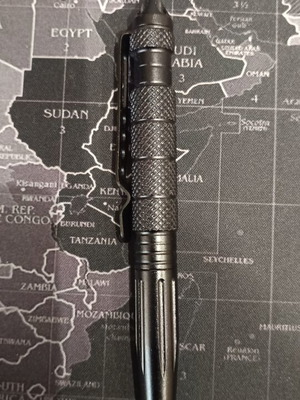Tactical pen like new, metal, black paint color