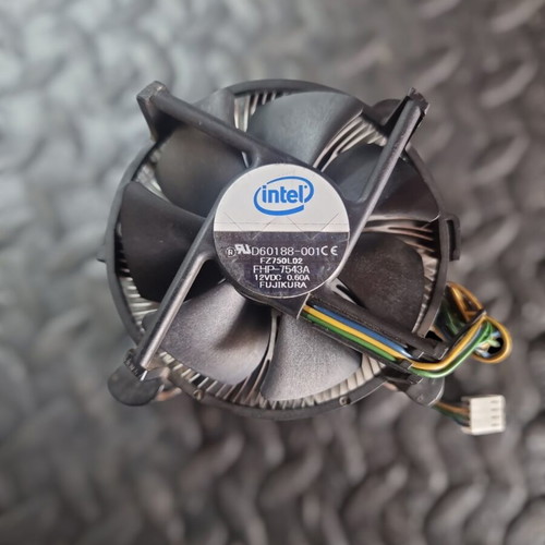 Intel Cooler E41759-002 Socket 775 like new