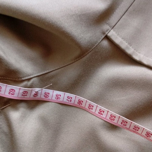 Burberry unisex trench coat like new, beige, size L