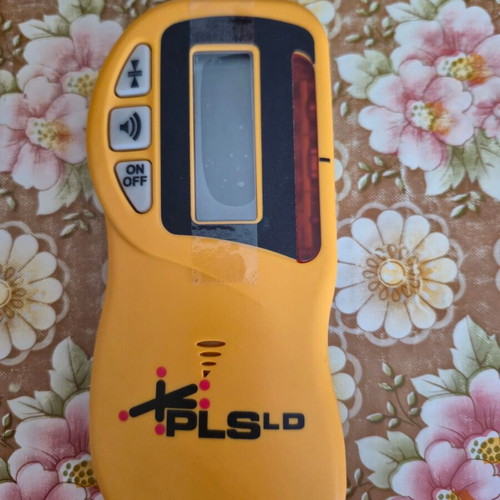 Laser Level PLS with Receiver and Case used, needs repair