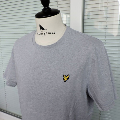 Lyle and Scott men's grey round neck T-shirt like new, size large