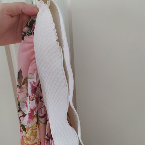 Long skirt used with floral pattern and elastic waistband