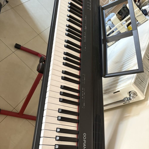 Electric piano like new with stand and stool