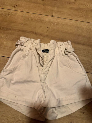 Bershka shorts like new, white and beige, size 36