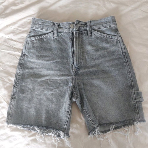 Zara women's jean bermuda size 32 with frayed edges like new