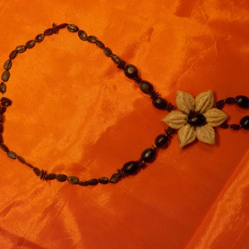 Flower necklace 50cm