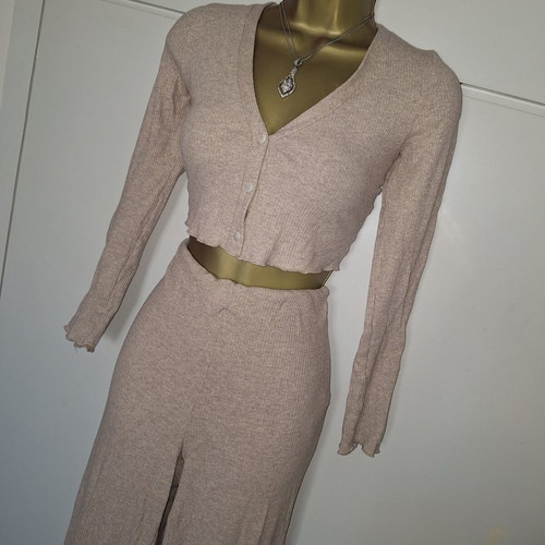 Ladies oatmeal beige lounge yoga gym set size medium, like new