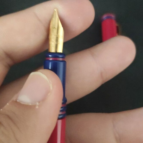 Pen in excellent condition