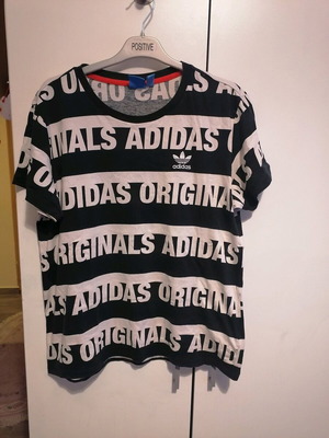 Adidas T shirt like new, size M, black and white