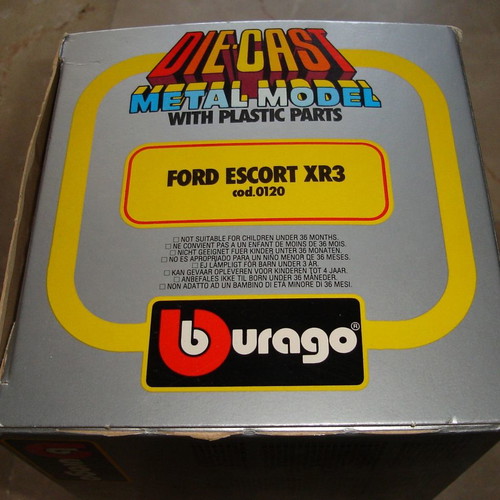 Burago Ford Escort XR3 μοντέλο 80' κλίμακα 1/24 με κουτί