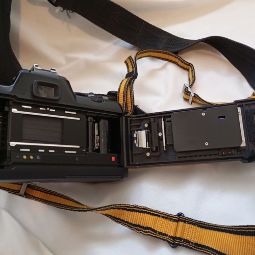 Nikon F-601 Analog SLR Camera with Lens and Bag used, for repair or parts