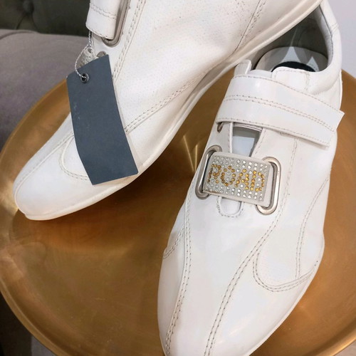 Road women's athletic shoes size 39 new, white