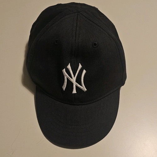 47 Twins infant hat with NY logo like new