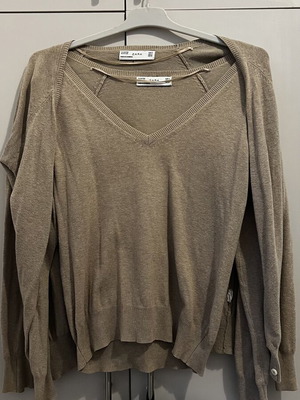 Zara σετ με πλεκτή μπλούζα και ζακέτα σε μπεζ