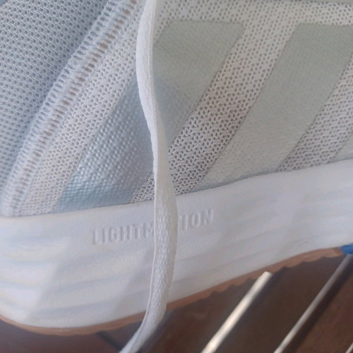 Adidas athletic shoes size 40 like new, white and blue