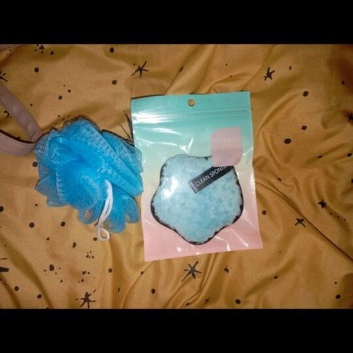Makeup remover and sponge set new, box only