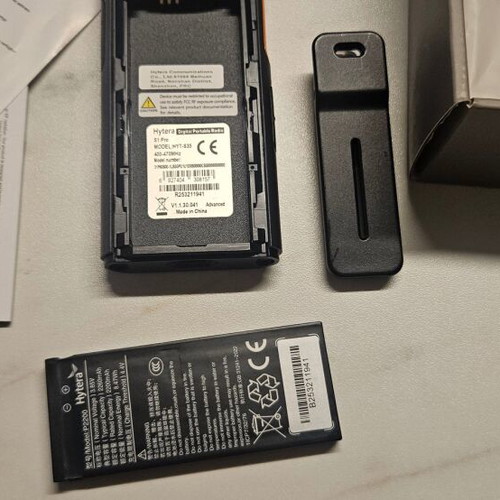 DMR Hytera S1 Pro UHF radio like new