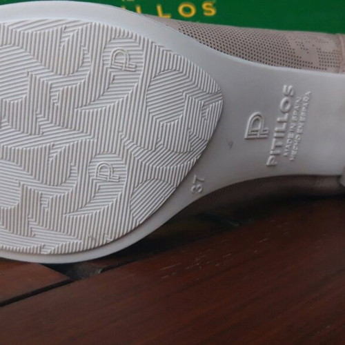 Pitillos leather anatomical pumps new, beige, size 37